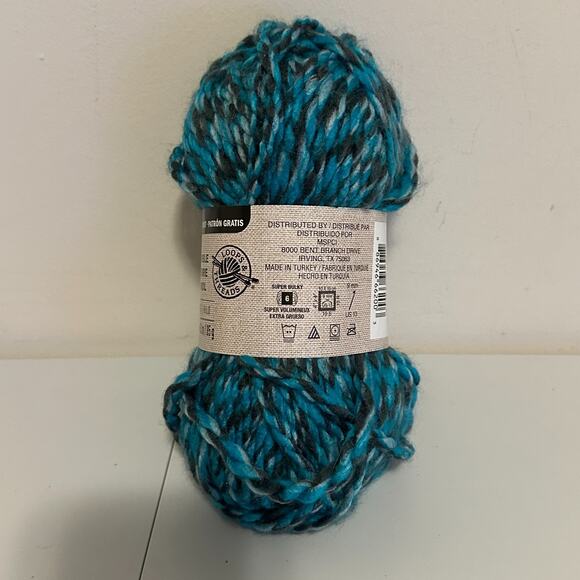 Loops & Threads Charisma Marble Yarn Landscape Super Bulky 6 New 60 yd 3 oz - Picture 3 of 7